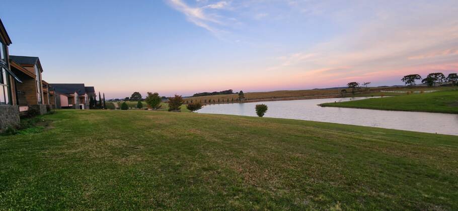 O Cerro Azul Hotel Fazenda conta ainda com um belíssimo lago