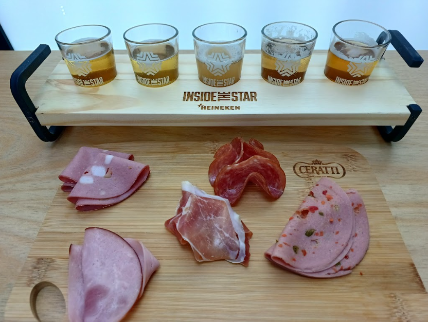 A experiência imersiva da Heineken conta com harmonização das cervejas com queijos e embutidos de marcas parceiras