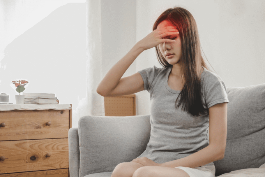 No início, os sintomas do hantavírus podem se assemelhar aos de outras infecções virais, mas, com a evolução da doença, surgem sinais de alerta mais graves (Imagem: giggsy25 | Shutterstock)