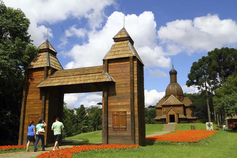 Memorial Ucraniano, no Parque Tingui, em Curitiba; capital paranaense lidera ranking das capitais