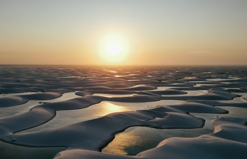 Guia gratuito do PlanetaEXO ajuda viajantes a explorar o imenso potencial dos Lençóis Maranhenses sem imprevistos