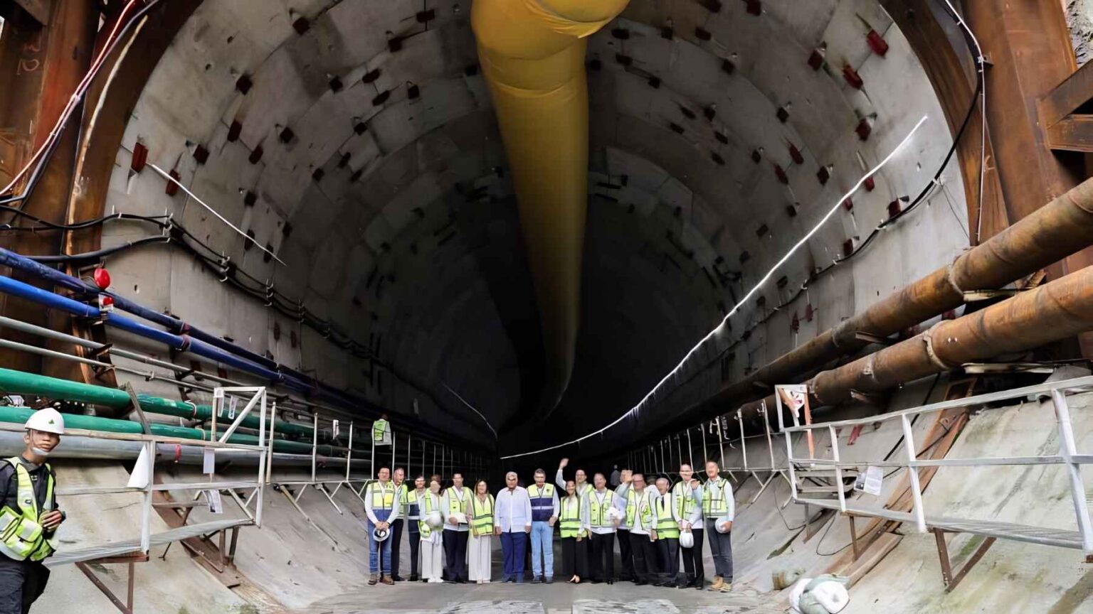 O Panamá quer construir um túnel para pedestres debaixo do Canal: parece loucura até você ver o projeto, os números e o porquê de tudo isso agora, já que existem vários motivos Essa é a ideia incomum que agora paira sobre Panama City, onde as autoridades querem um túnel para pedestres e bicicletas sob uma das rotas de navegação mais importantes do mundo.