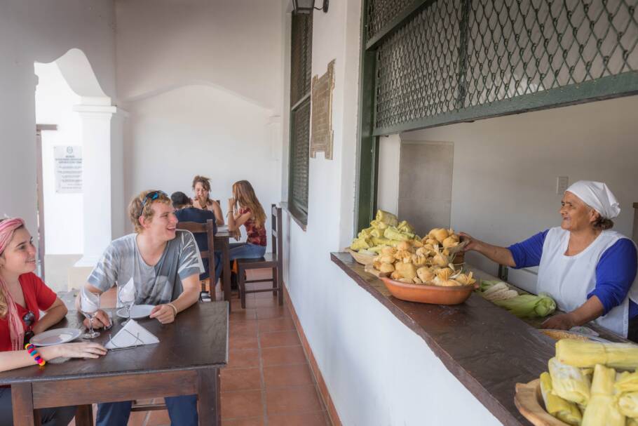 Os famosos “tamales”, iguarias de carne enroladas em palha de milho
