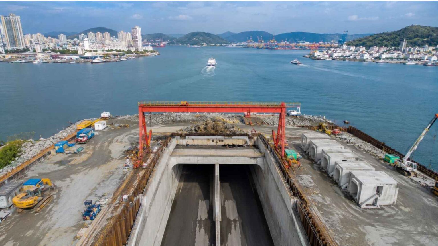 São Paulo choca o mundo com uma obra gigante de quase 7 bilhões de reais: o primeiro túnel submerso do Brasil terá 1,5 quilômetro de extensão e vai mudar totalmente o jeito de fazer engenharia debaixo d’água O Brasil está se preparando para uma infraestrutura da qual se fala há mais de um século.