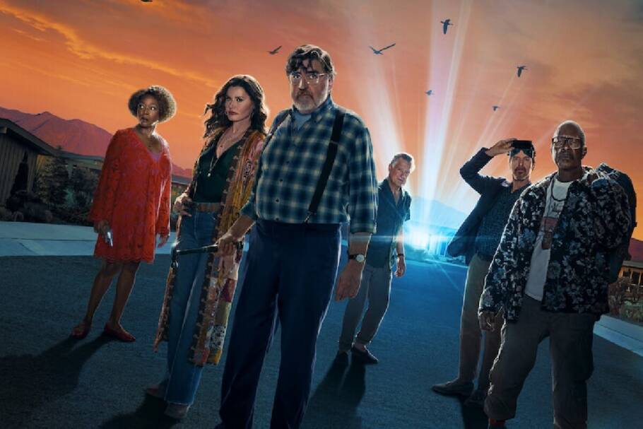 Netflix: veja 5 filmes e séries que estreiam entre 18 e 24 de maio “The Boroughs” utiliza o suspense sobrenatural para refletir sobre envelhecimento, solidão e a força criada pelos laços de amizade diante do desconhecido (Imagem: Reprodução digital | Netflix)