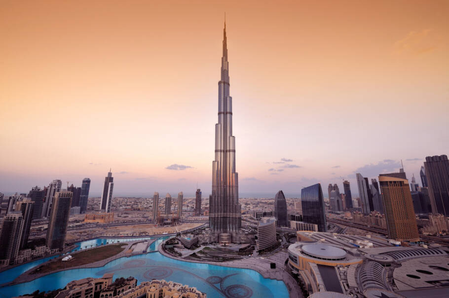 Vista do.skyline de Dubai, com o Burj Khalifa em destaque