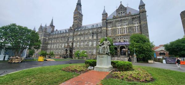 A Universidade de Georgetown é a instituição de ensino superior católica e jesuíta mais antiga dos Estados Unidos