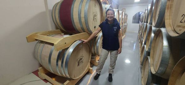 Como os vinhos de altitude transformaram a Serra Catarinense Maikely Paim, enóloga da vinícola, acompanhou nosso tour