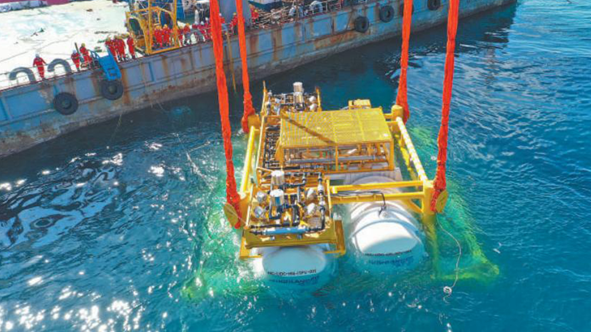 Localizado na costa de Xangai, o data center de IA subaquático teria um PUE de 1,15, alimentado por vento offshore e resfriado com água do mar.